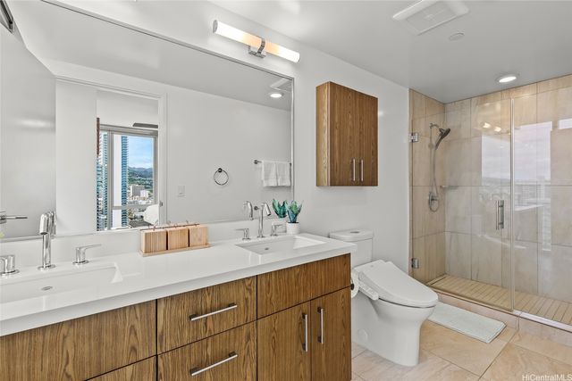 629 Keeaumoku Street 2211, Honolulu, HI 96814