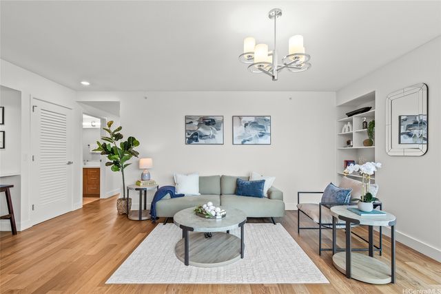 629 Keeaumoku Street 2211, Honolulu, HI 96814