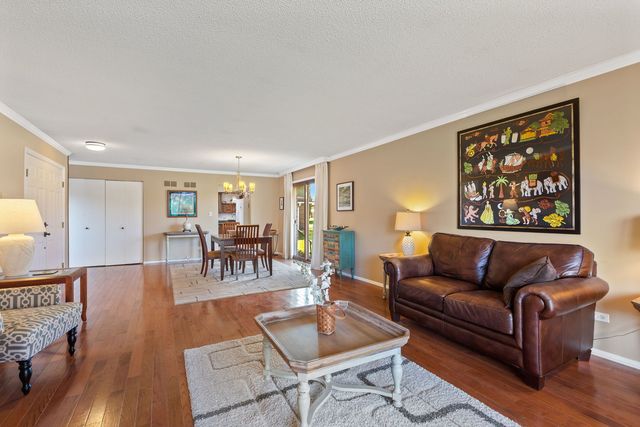 2425 El Cid Lane, Northbrook, IL 60062