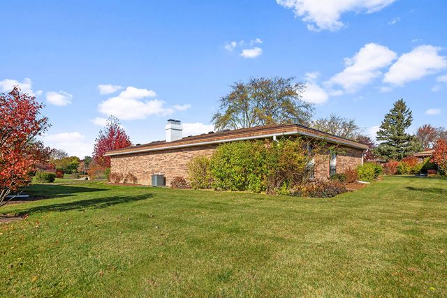 2425 El Cid Lane, Northbrook, IL 60062