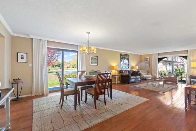 2425 El Cid Lane, Northbrook, IL 60062