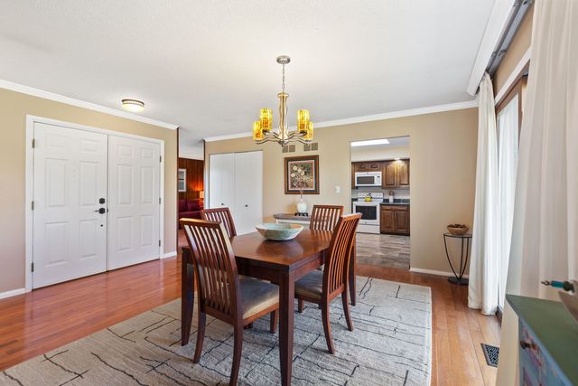 2425 El Cid Lane, Northbrook, IL 60062