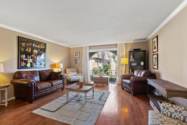 2425 El Cid Lane, Northbrook, IL 60062