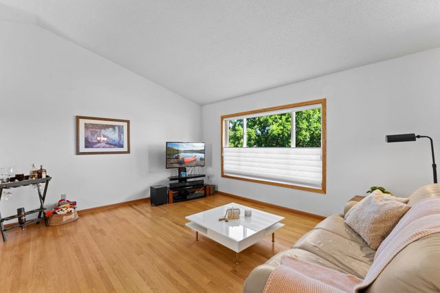 17509 Five Oaks Drive, Farmington, MN 55024