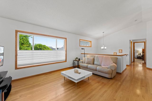 17509 Five Oaks Drive, Farmington, MN 55024