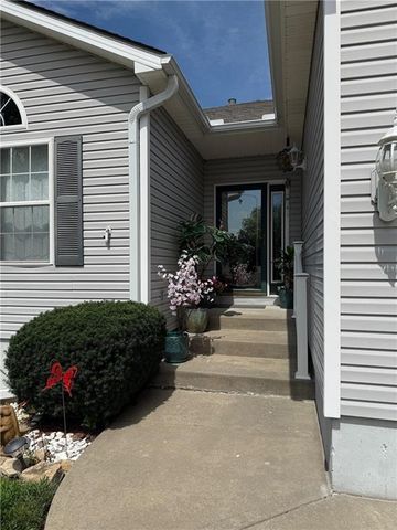 5205 Primrose Court, Blue Springs, MO 64015