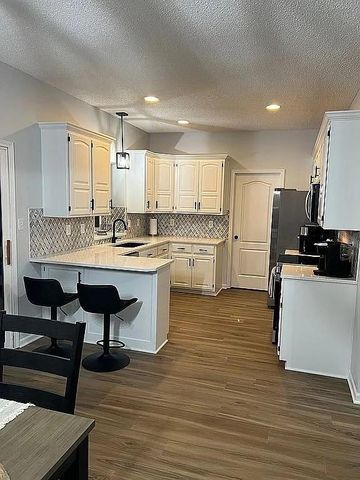 5205 Primrose Court, Blue Springs, MO 64015