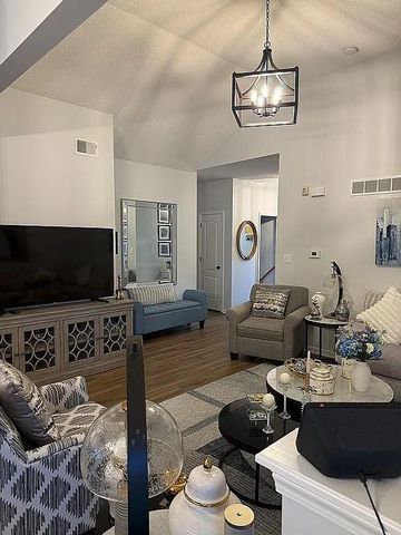 5205 Primrose Court, Blue Springs, MO 64015