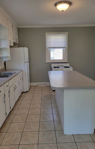 1734 Davie Street, Davenport, IA 52804