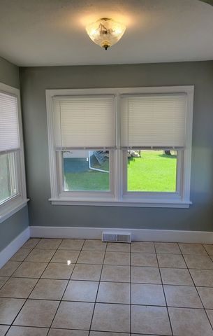 1734 Davie Street, Davenport, IA 52804