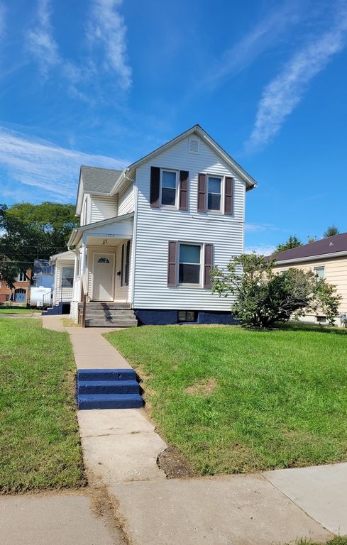 1734 Davie Street, Davenport, IA 52804