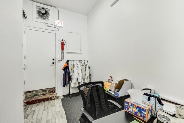 2632 W Touhy Avenue, Chicago, IL 60645