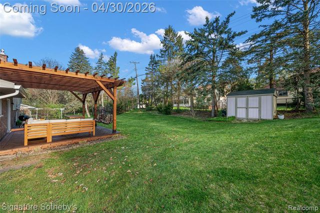 2682 Costa Mesa Road, Waterford, MI 48329