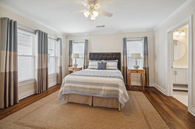 6026 Lake Street, West University Place, TX 77005