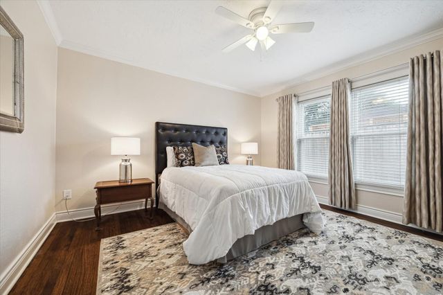 6026 Lake Street, West University Place, TX 77005