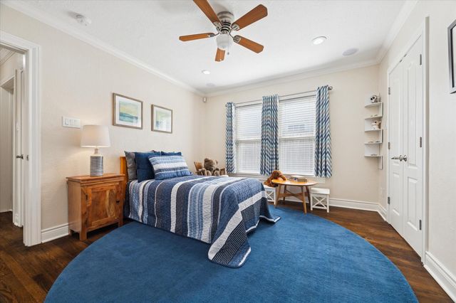 6026 Lake Street, West University Place, TX 77005