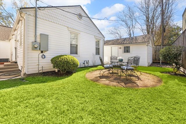 6026 Lake Street, West University Place, TX 77005