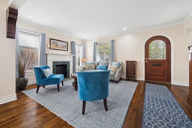 6026 Lake Street, West University Place, TX 77005