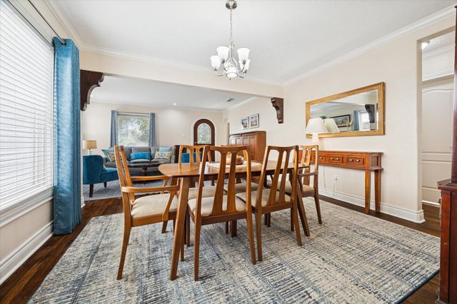 6026 Lake Street, West University Place, TX 77005