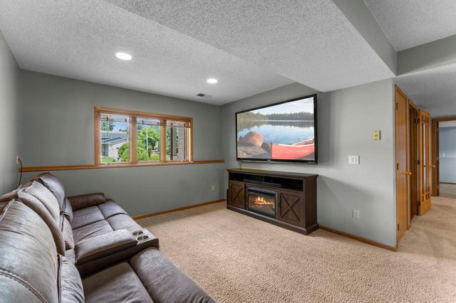 13632 Bryant Place S, Burnsville, MN 55337