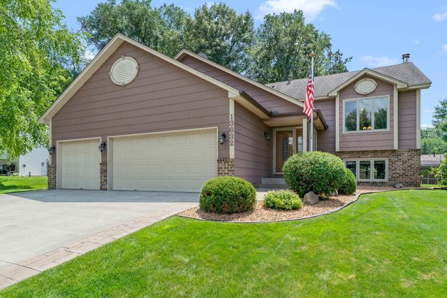 13632 Bryant Place S, Burnsville, MN 55337