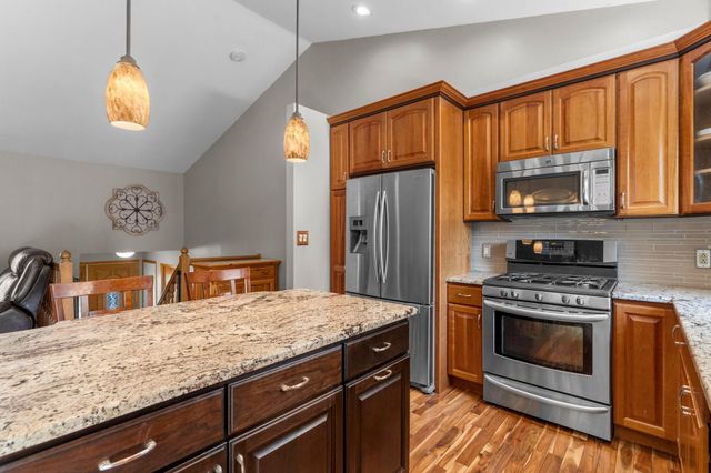 13632 Bryant Place S, Burnsville, MN 55337