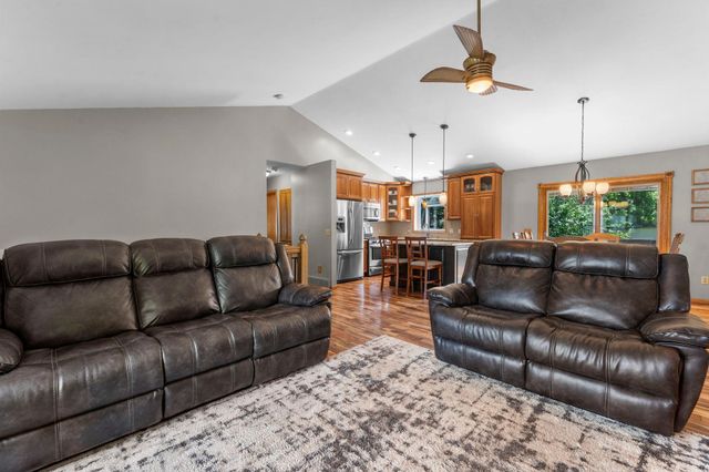 13632 Bryant Place S, Burnsville, MN 55337