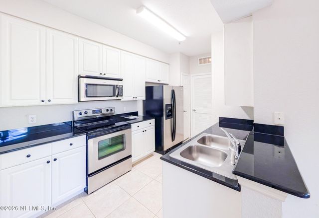 8539 GATE Parkway W 1525, Jacksonville, FL 32216