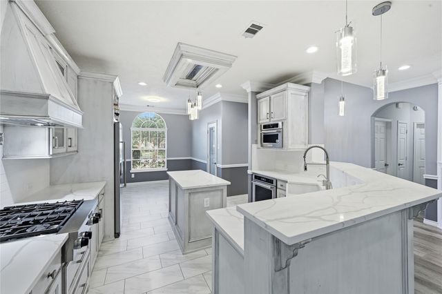 1902 Vale Haven Drive, Spring, TX 77373