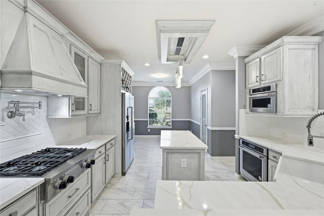 1902 Vale Haven Drive, Spring, TX 77373