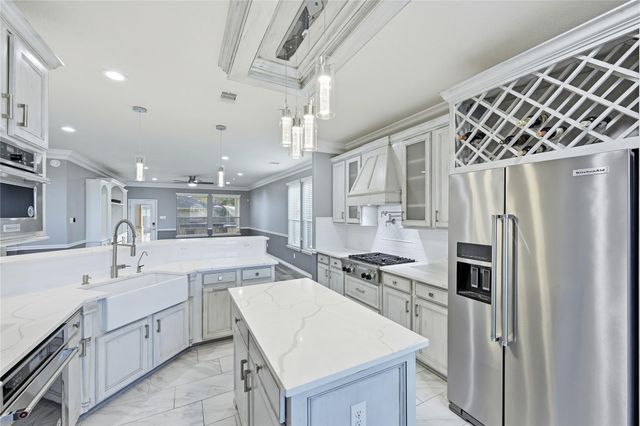 1902 Vale Haven Drive, Spring, TX 77373