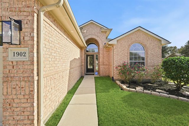 1902 Vale Haven Drive, Spring, TX 77373