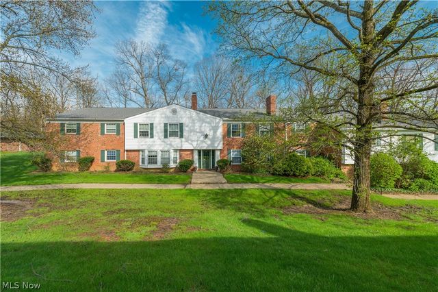 7005 Carriage Hill Drive 102, Brecksville, OH 44141