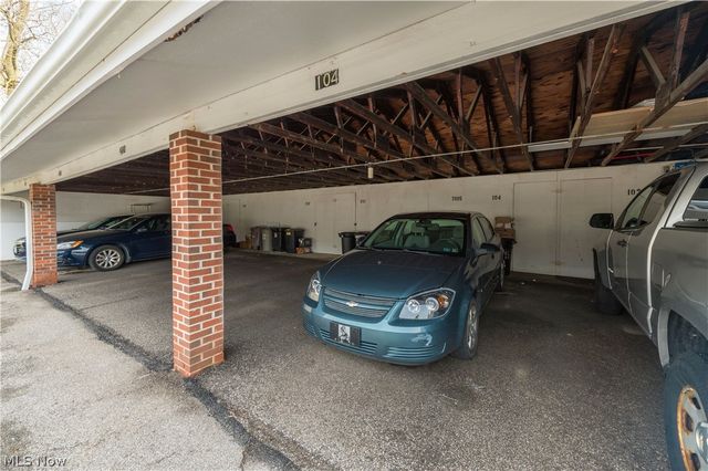 7005 Carriage Hill Drive 102, Brecksville, OH 44141