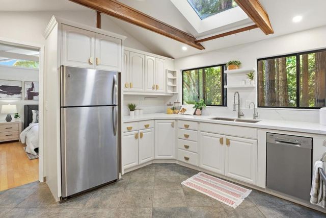 24250 Glenwood Drive, Los Gatos, CA 95033