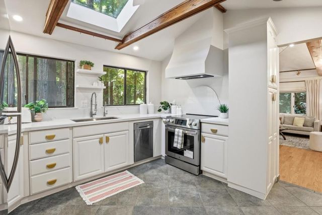 24250 Glenwood Drive, Los Gatos, CA 95033