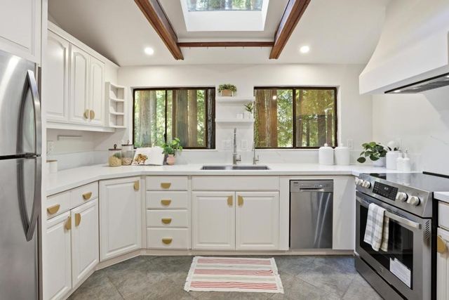 24250 Glenwood Drive, Los Gatos, CA 95033