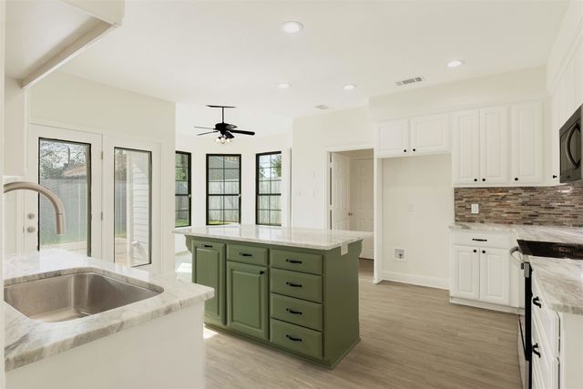 312 Tealwood, Longview, TX 75605