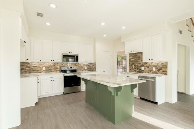 312 Tealwood, Longview, TX 75605