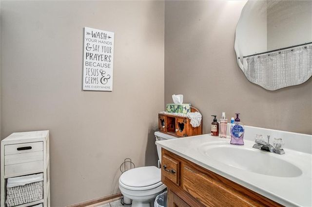 305 Pinetree Drive, Greenwood, MO 64034