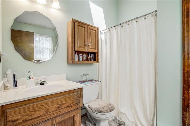 305 Pinetree Drive, Greenwood, MO 64034