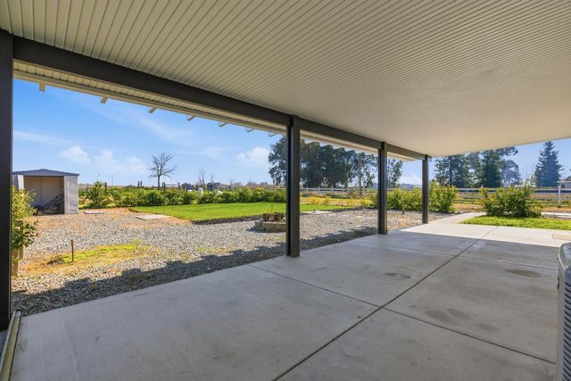 10118 Pioneer Ave, Oakdale, CA 95361