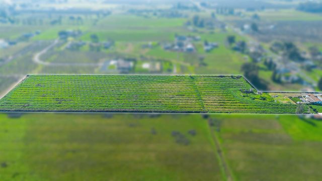 10118 Pioneer Ave, Oakdale, CA 95361