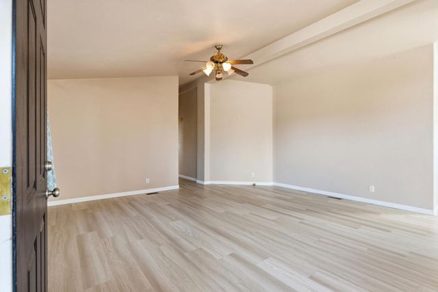 10118 Pioneer Ave, Oakdale, CA 95361