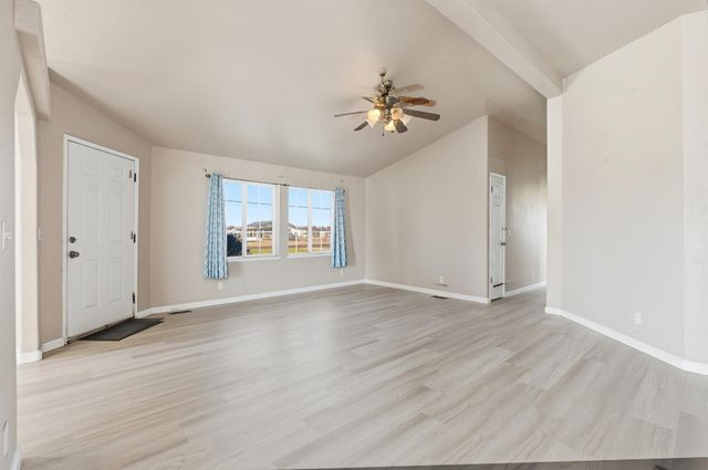 10118 Pioneer Ave, Oakdale, CA 95361