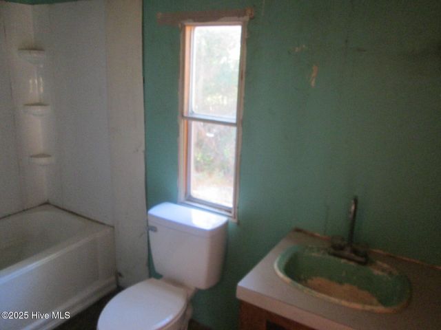 4159 9th Street SE, Boiling Spring Lakes, NC 28461