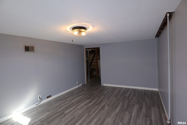 1107 LINCOLN Street, Pekin, IL 61554