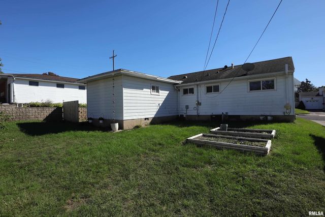 1107 LINCOLN Street, Pekin, IL 61554