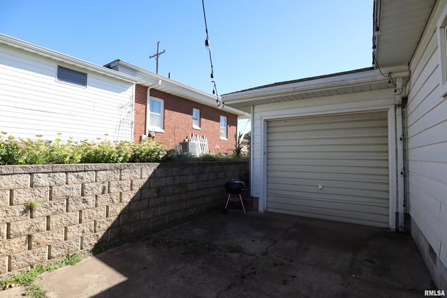 1107 LINCOLN Street, Pekin, IL 61554