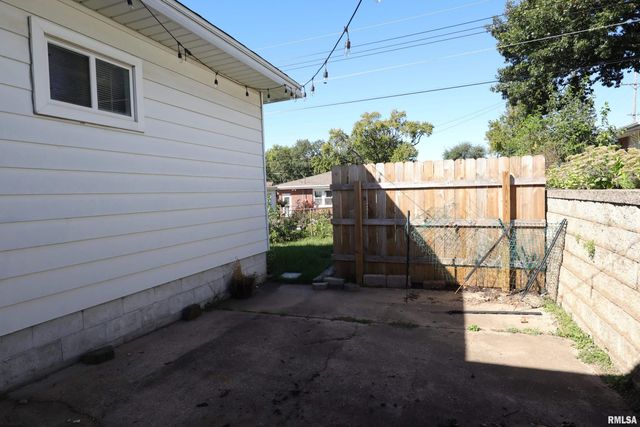 1107 LINCOLN Street, Pekin, IL 61554